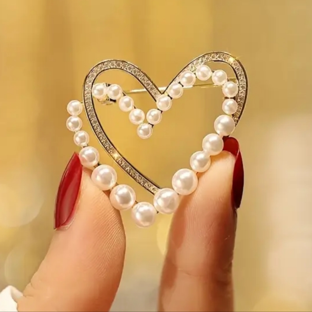 Elegant Gold Heart Brooch with Faux Pearls